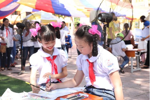 THE 2019 COLOR FESTIVAL HAS COME TO CHILDREN IN THE NORTHEN AREA OF VIETNAM